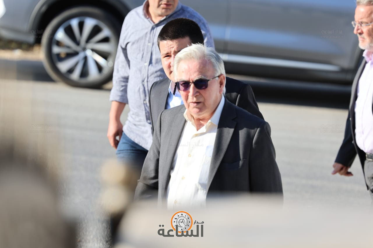 Madar Al-Saa Images 0.24939845655614867