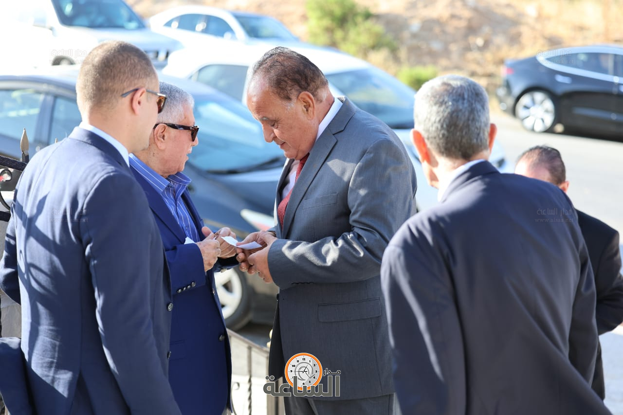 Madar Al-Saa Images 0.8944668423934204