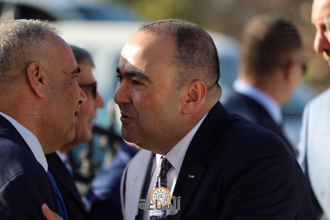 Madar Al-Saa Images 0.07791561493769328