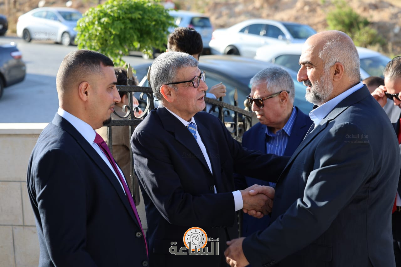 Madar Al-Saa Images 0.3404617214159802