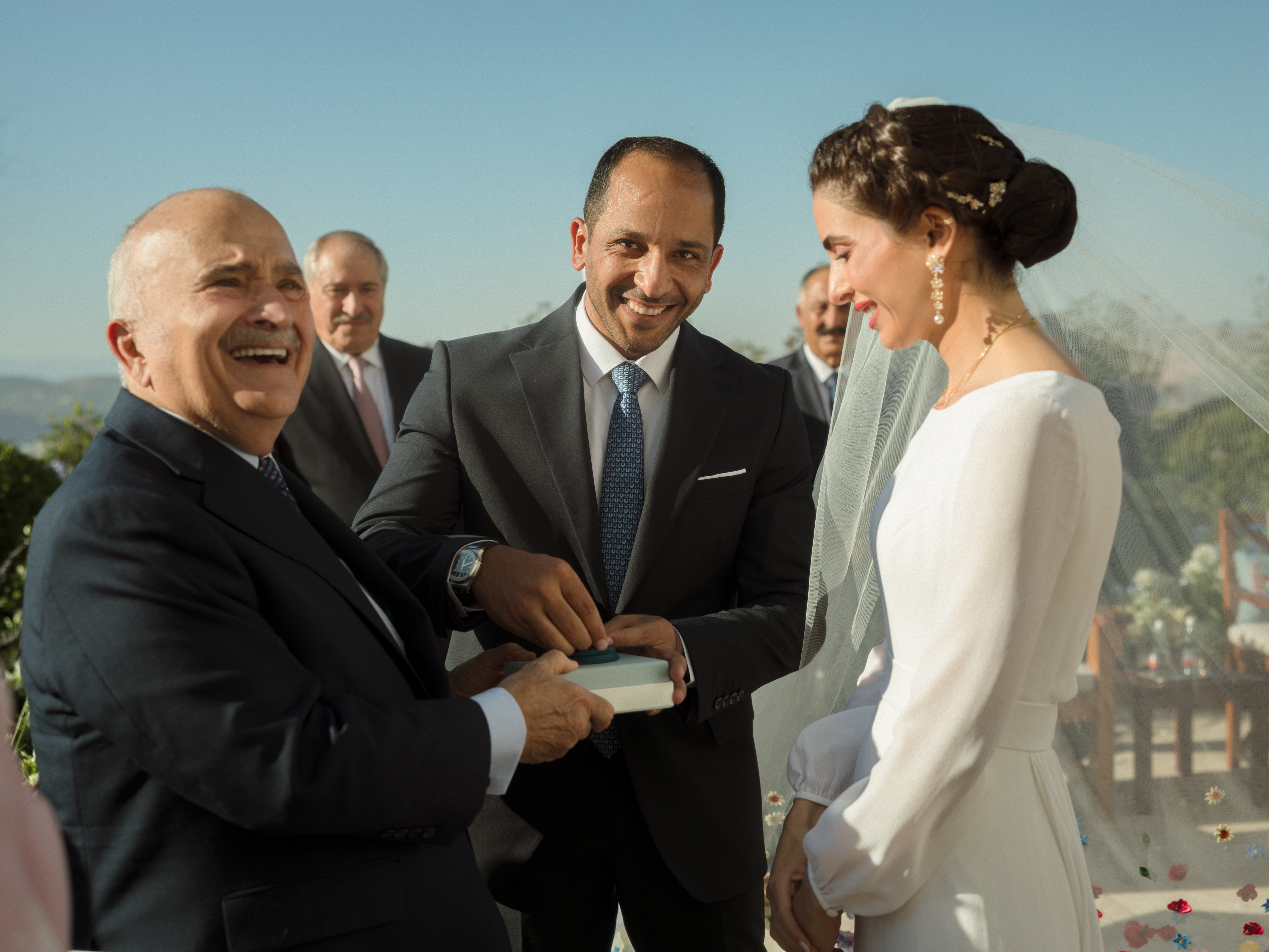 Madar Al-Saa Images 0.6431369395773294