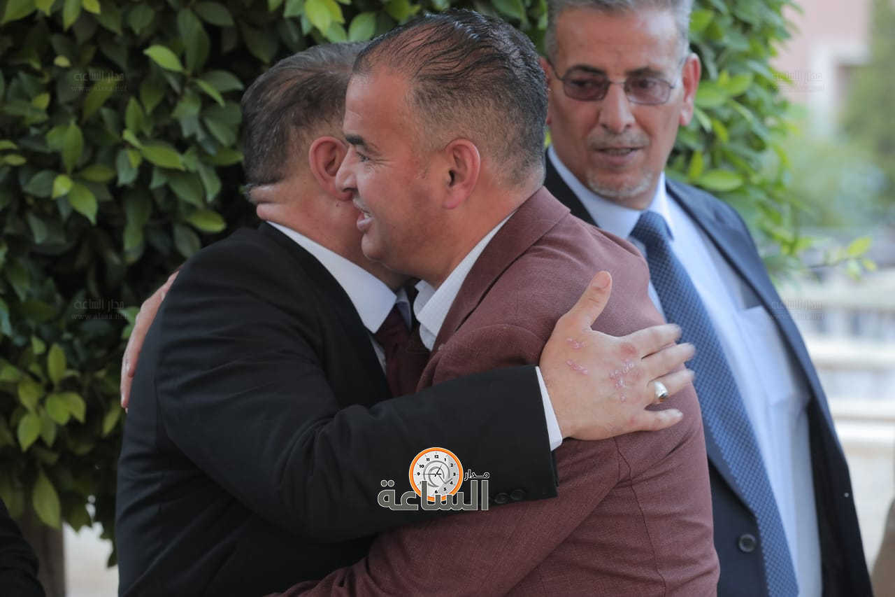 Madar Al-Saa Images 0.4147544680763767