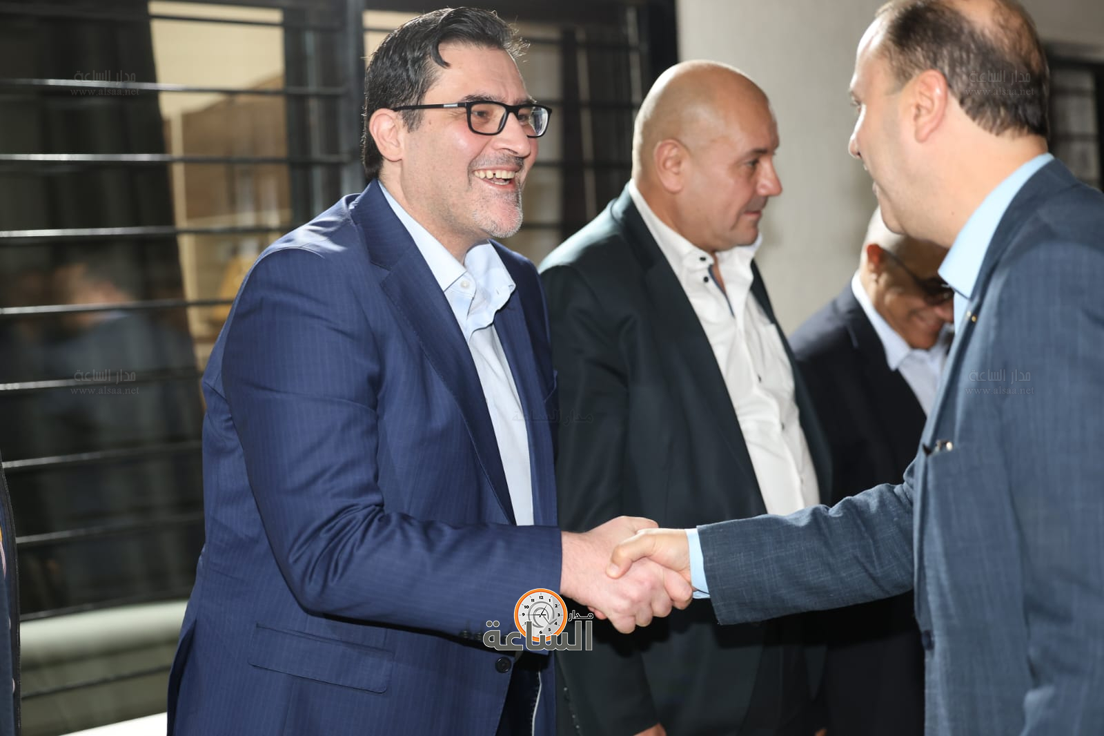 Madar Al-Saa Images 0.1955959315469239