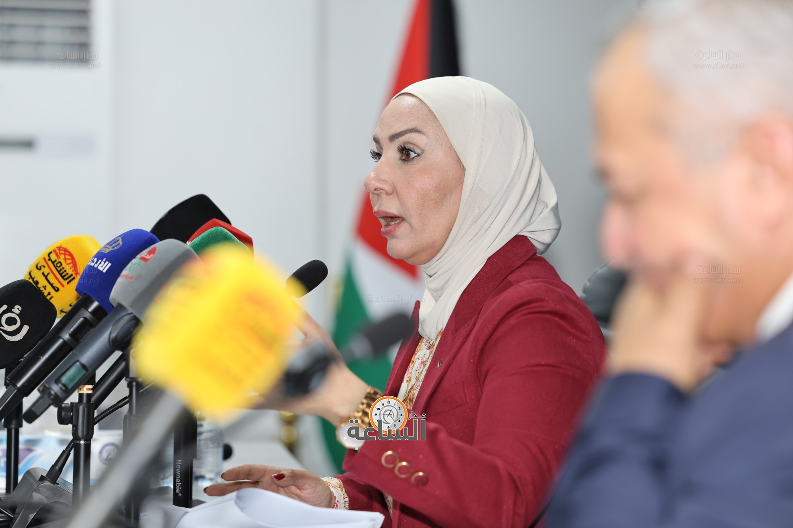 Madar Al-Saa Images 0.6040959347250574