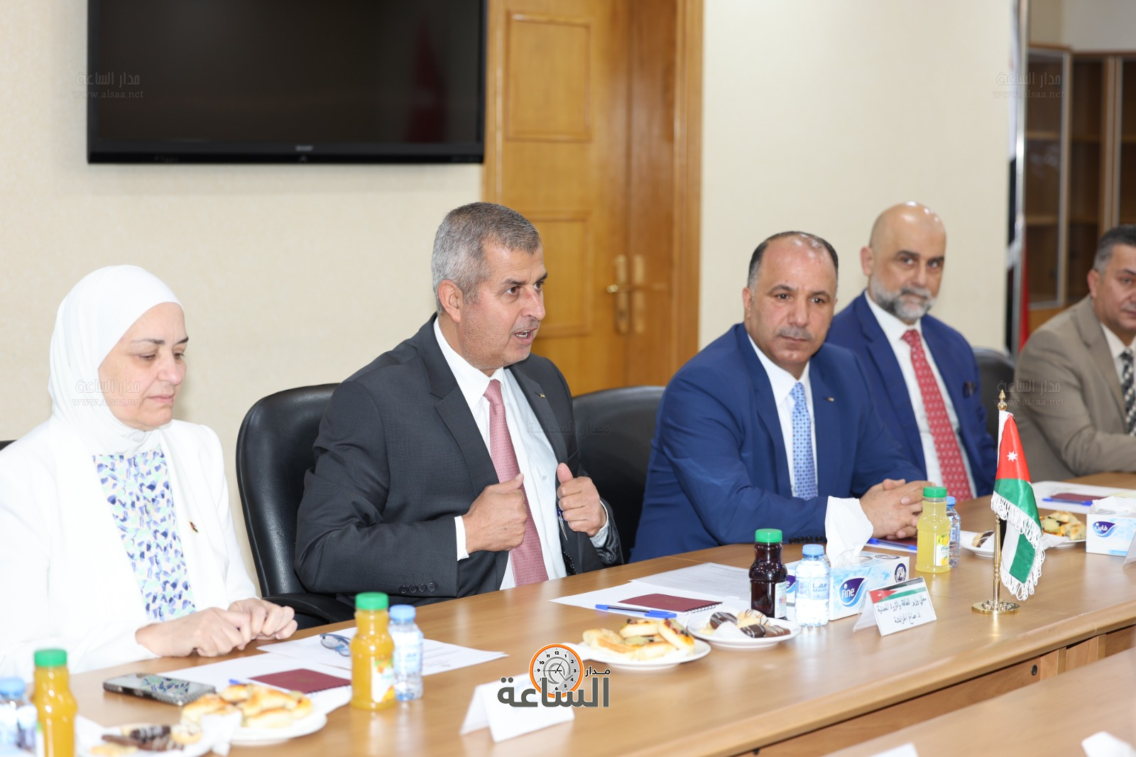 Madar Al-Saa Images 0.8407102086460025