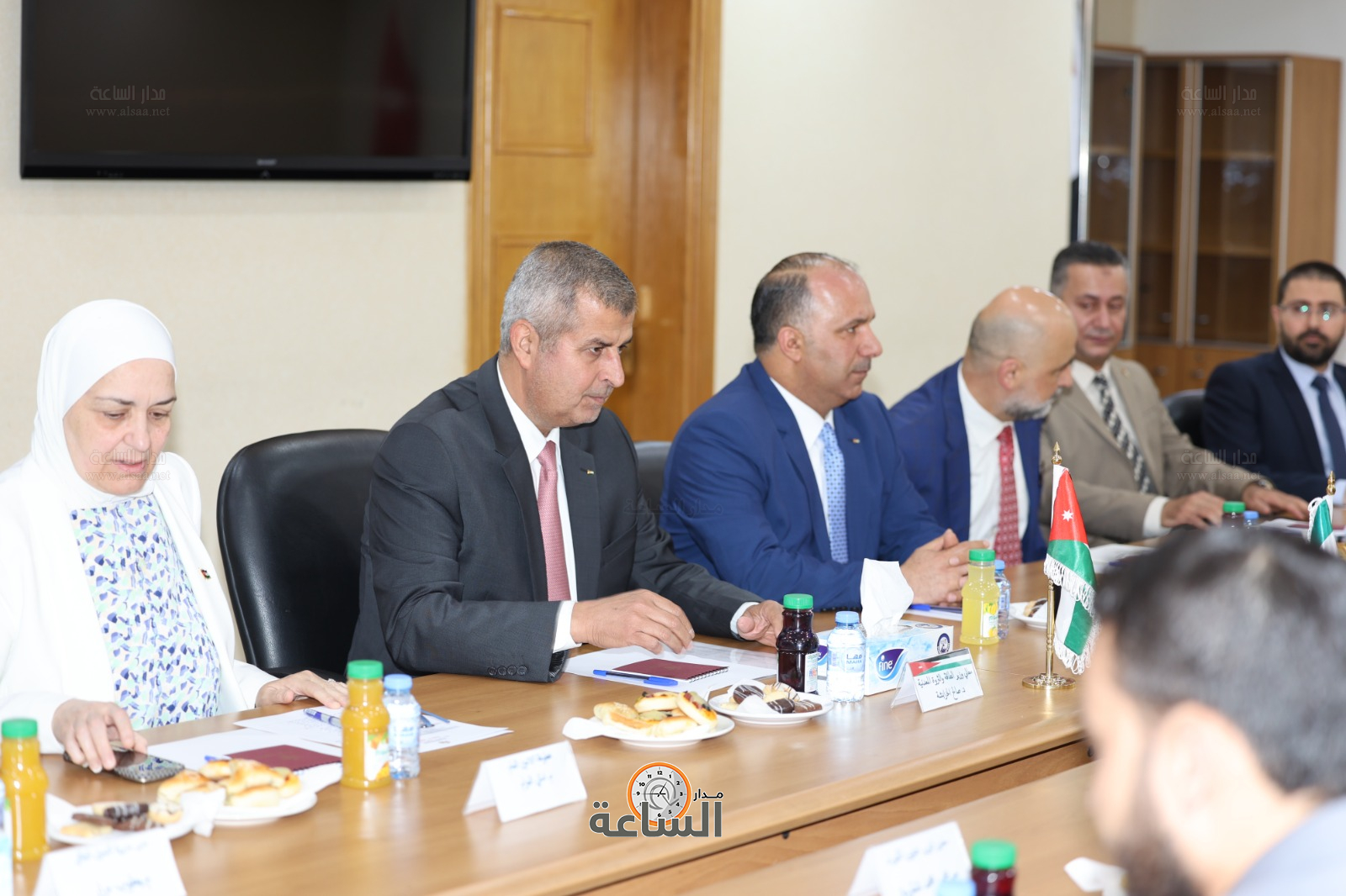 Madar Al-Saa Images 0.7796541131908217