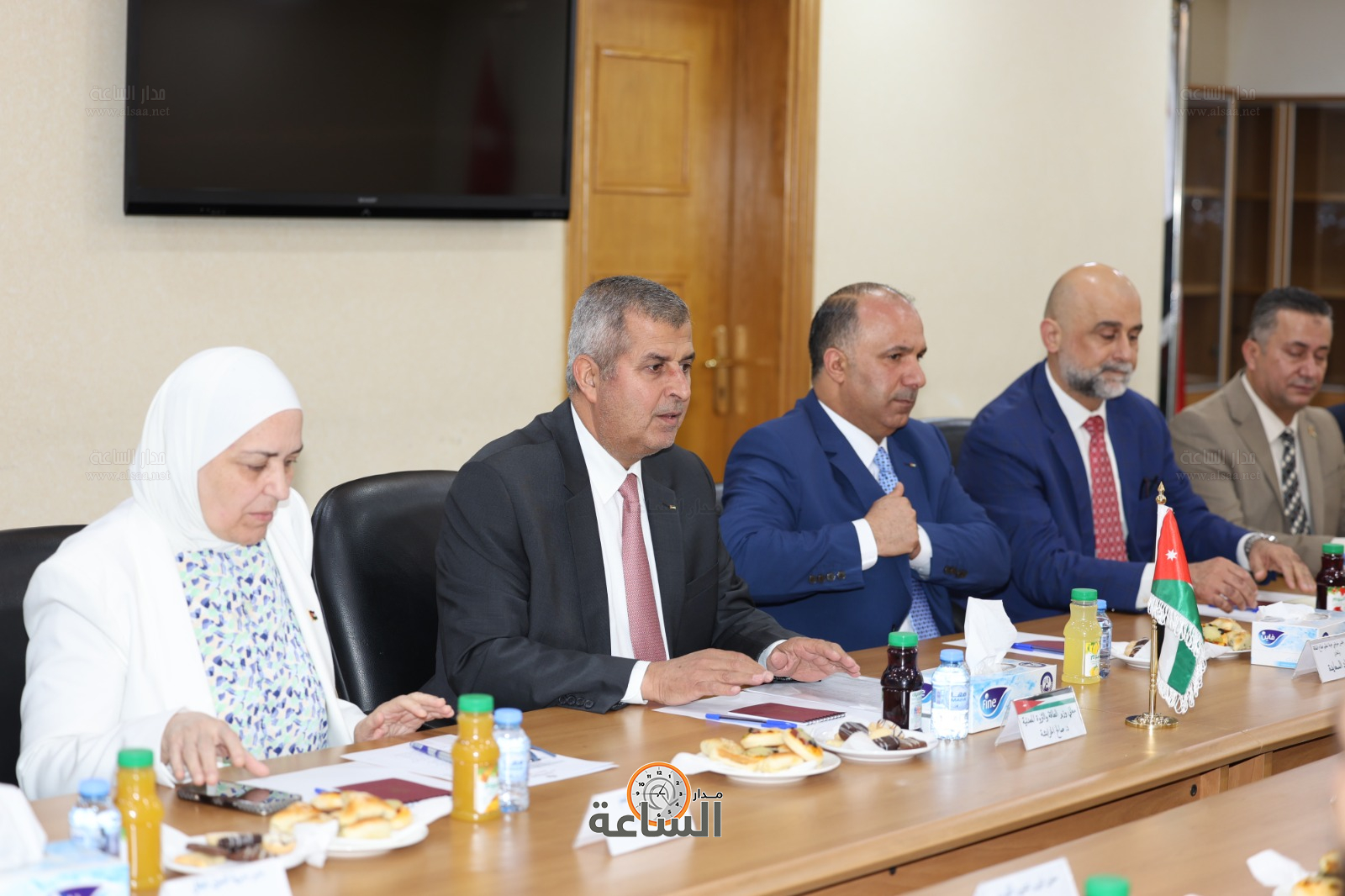 Madar Al-Saa Images 0.44137679097206195