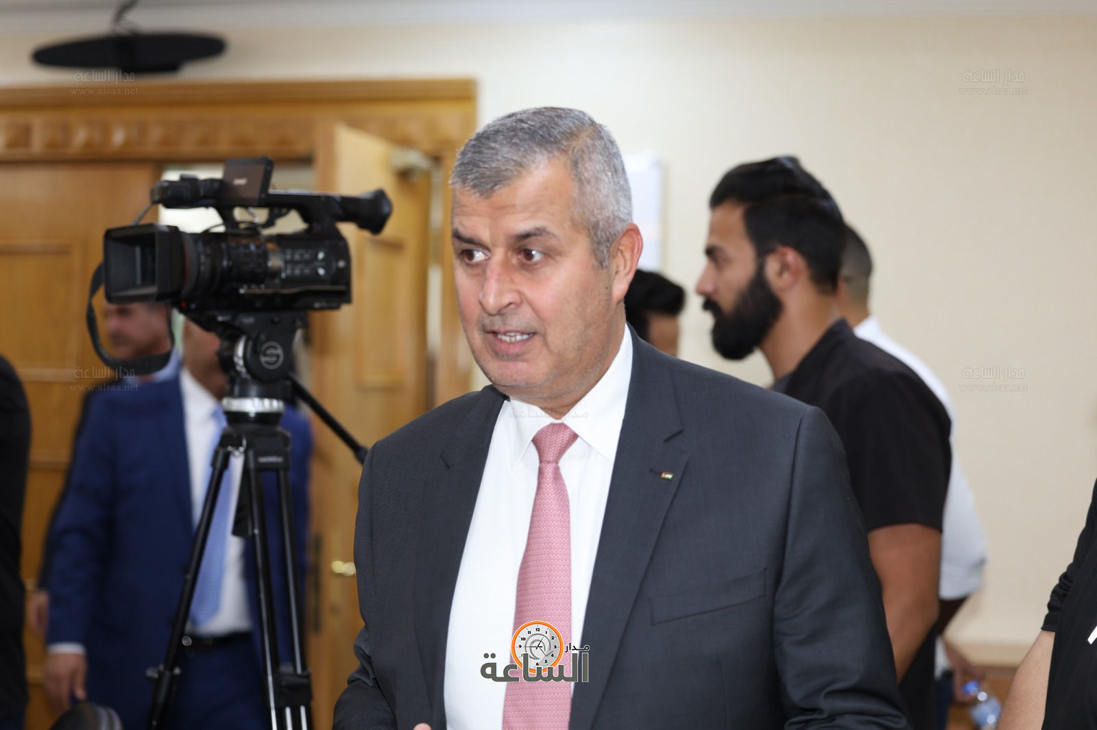 Madar Al-Saa Images 0.2585921725599546