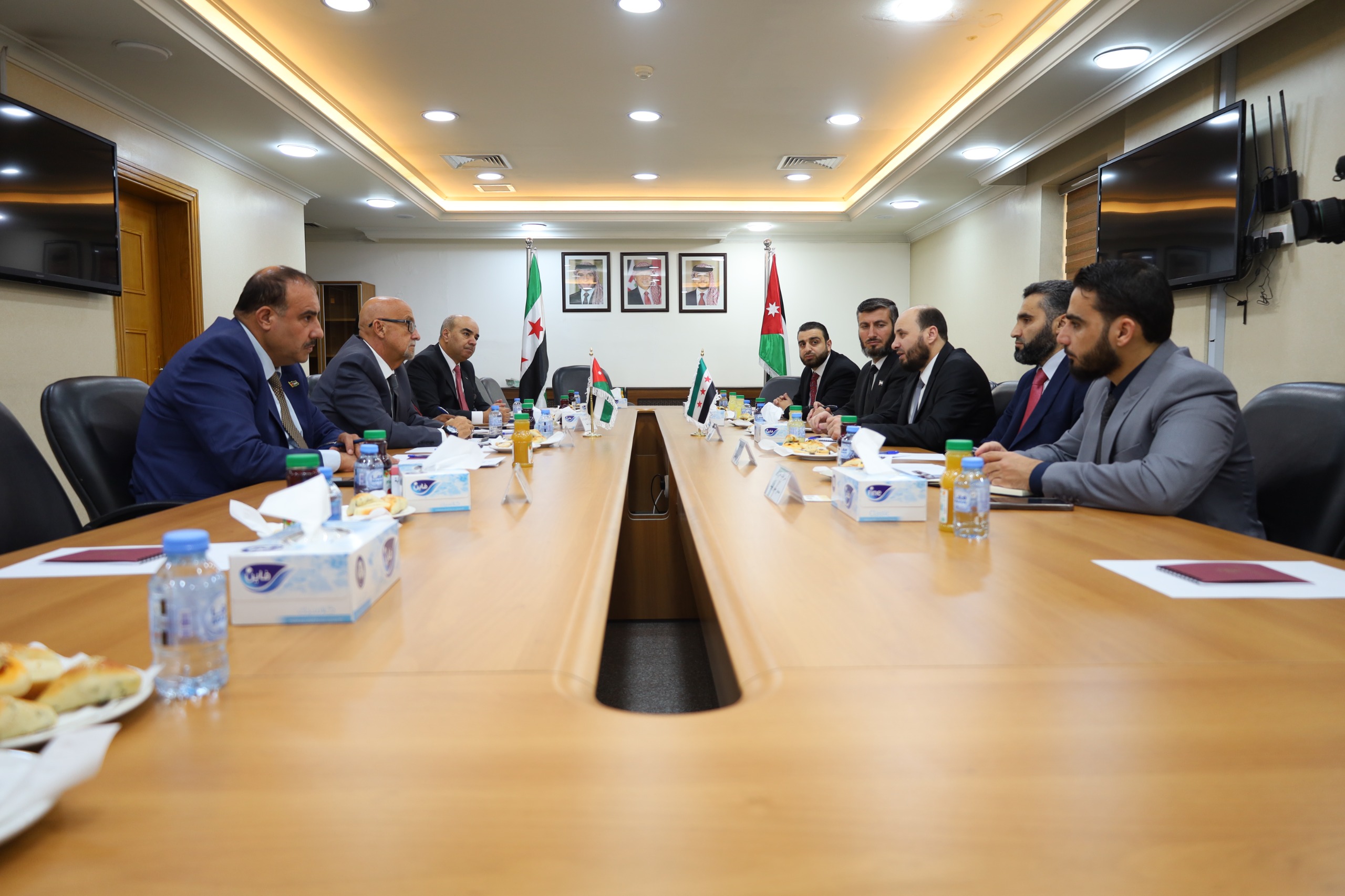 Madar Al-Saa Images 0.9749187884361995