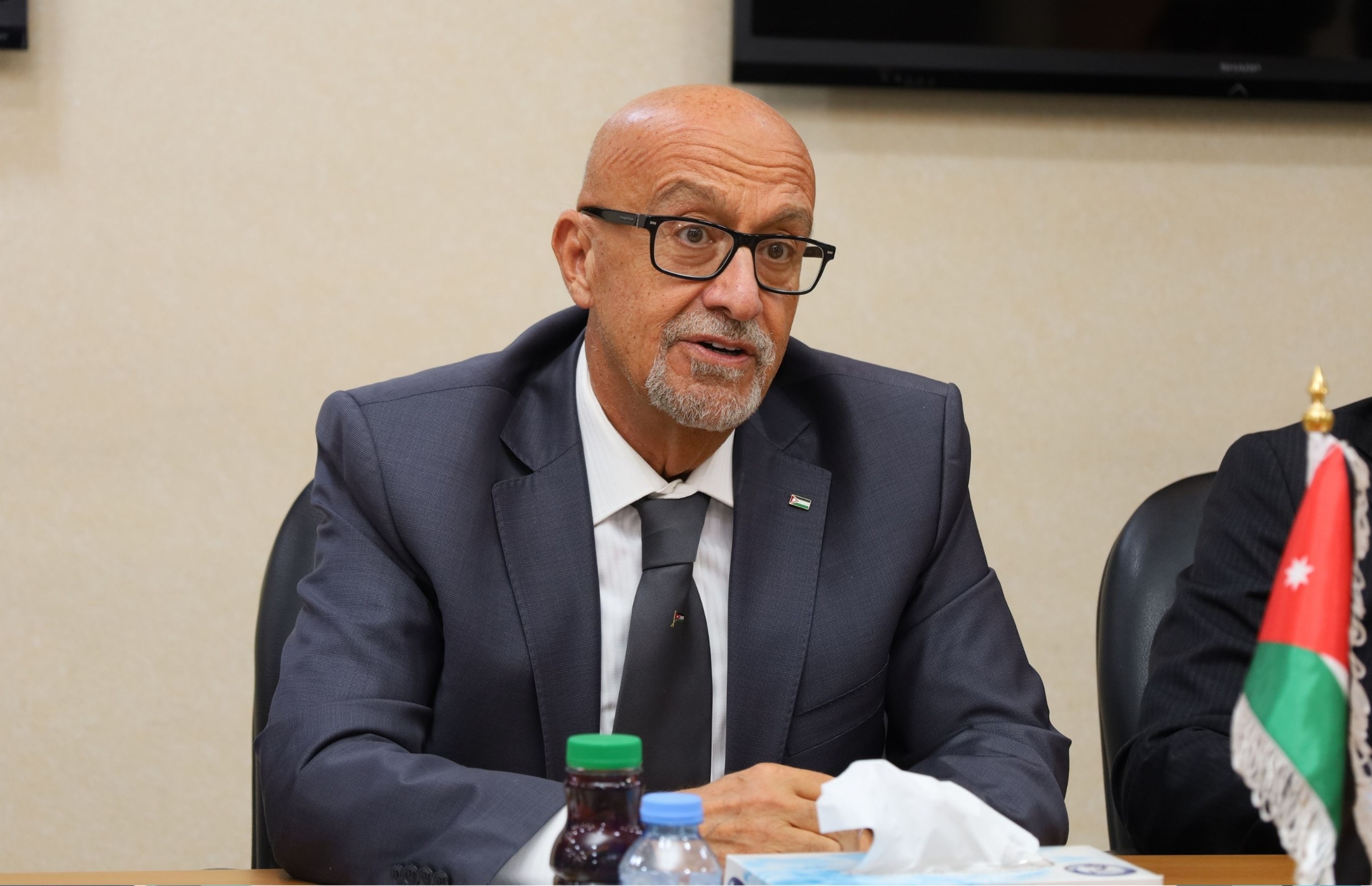 Madar Al-Saa Images 0.8276607065628386