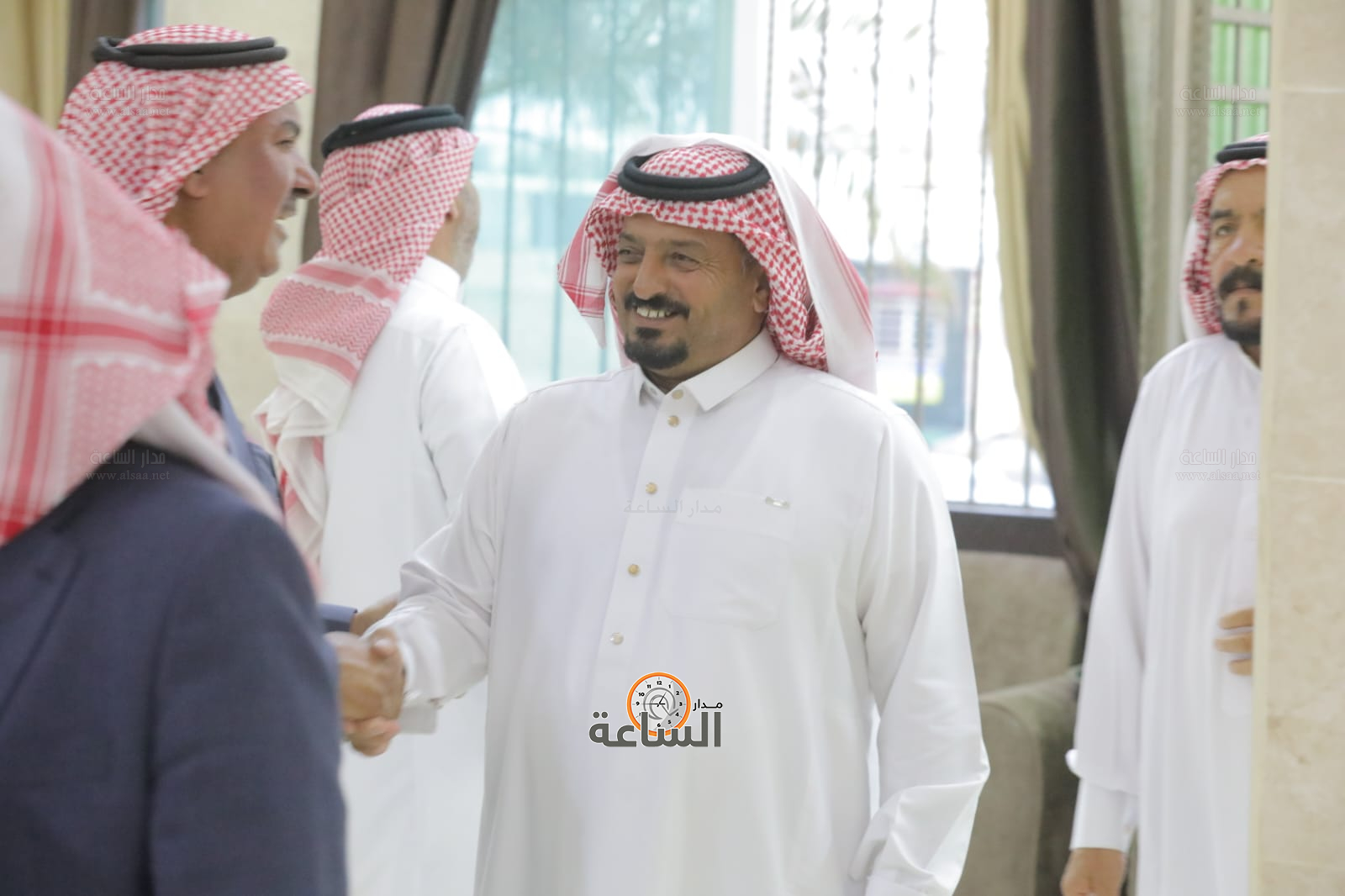 Madar Al-Saa Images 0.1831568850582611