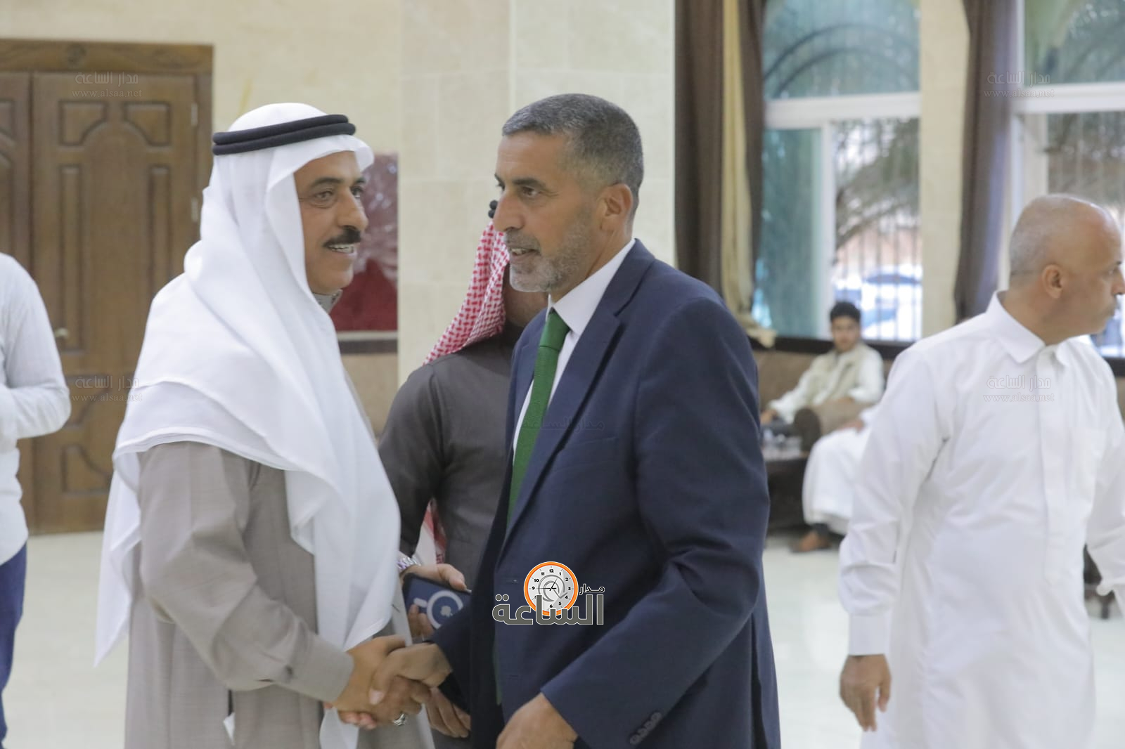 Madar Al-Saa Images 0.3079741682673969