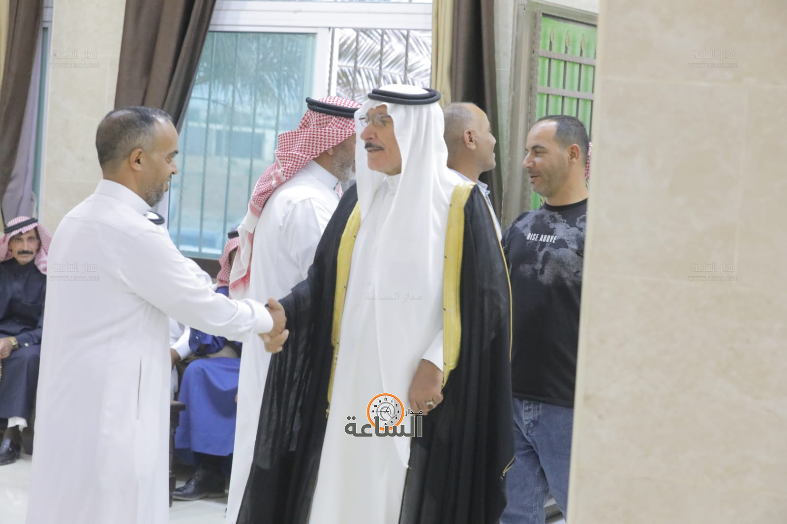 Madar Al-Saa Images 0.4682183356646178