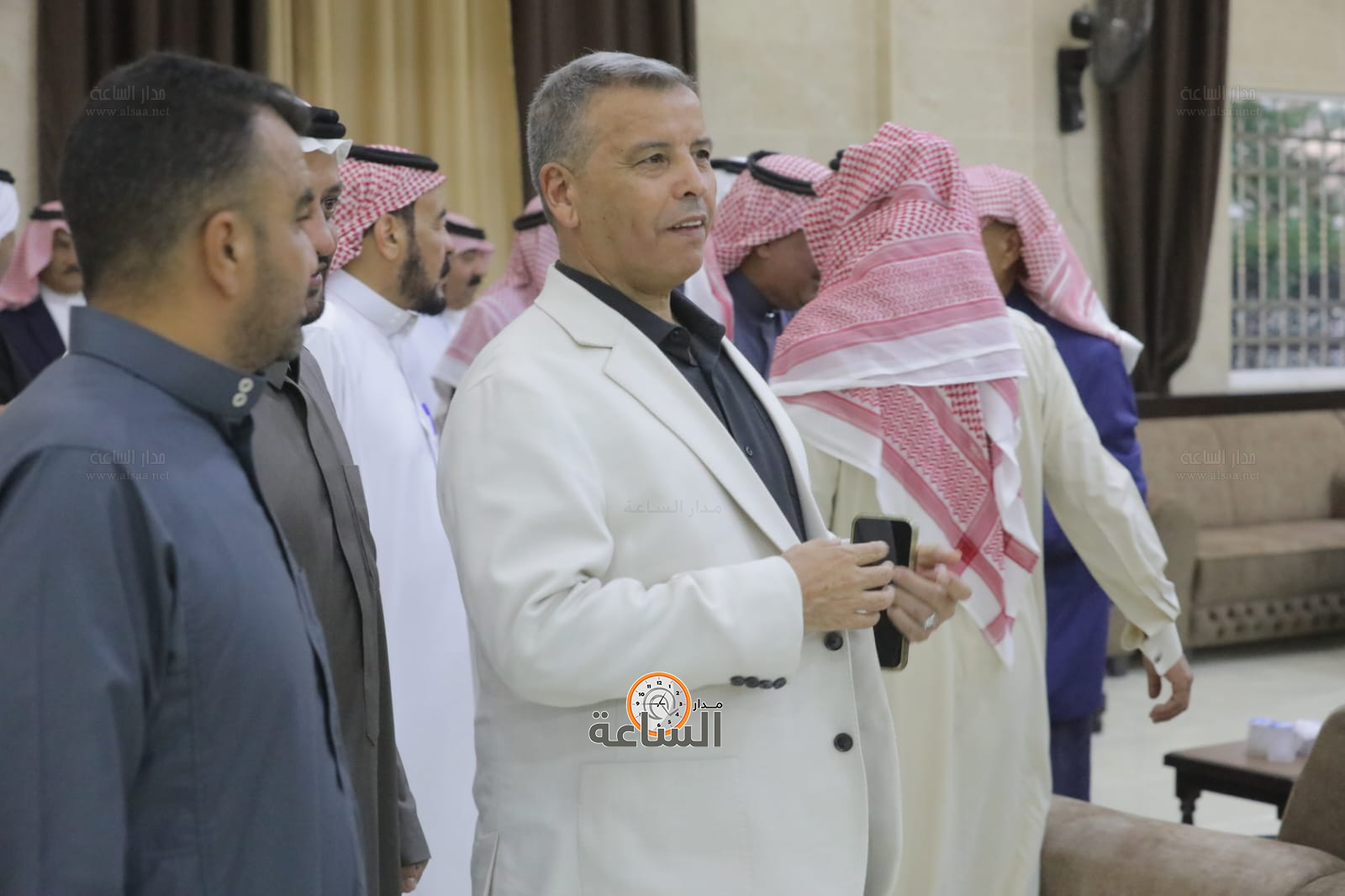 Madar Al-Saa Images 0.30688175783723104