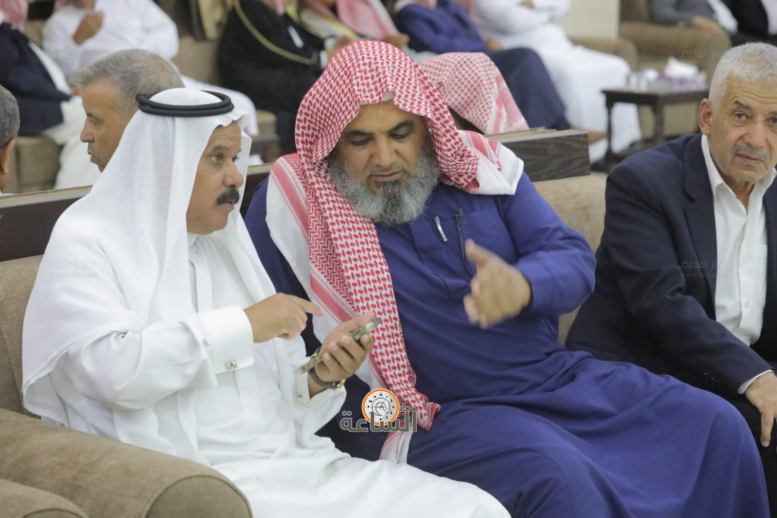 Madar Al-Saa Images 0.4356721019205759