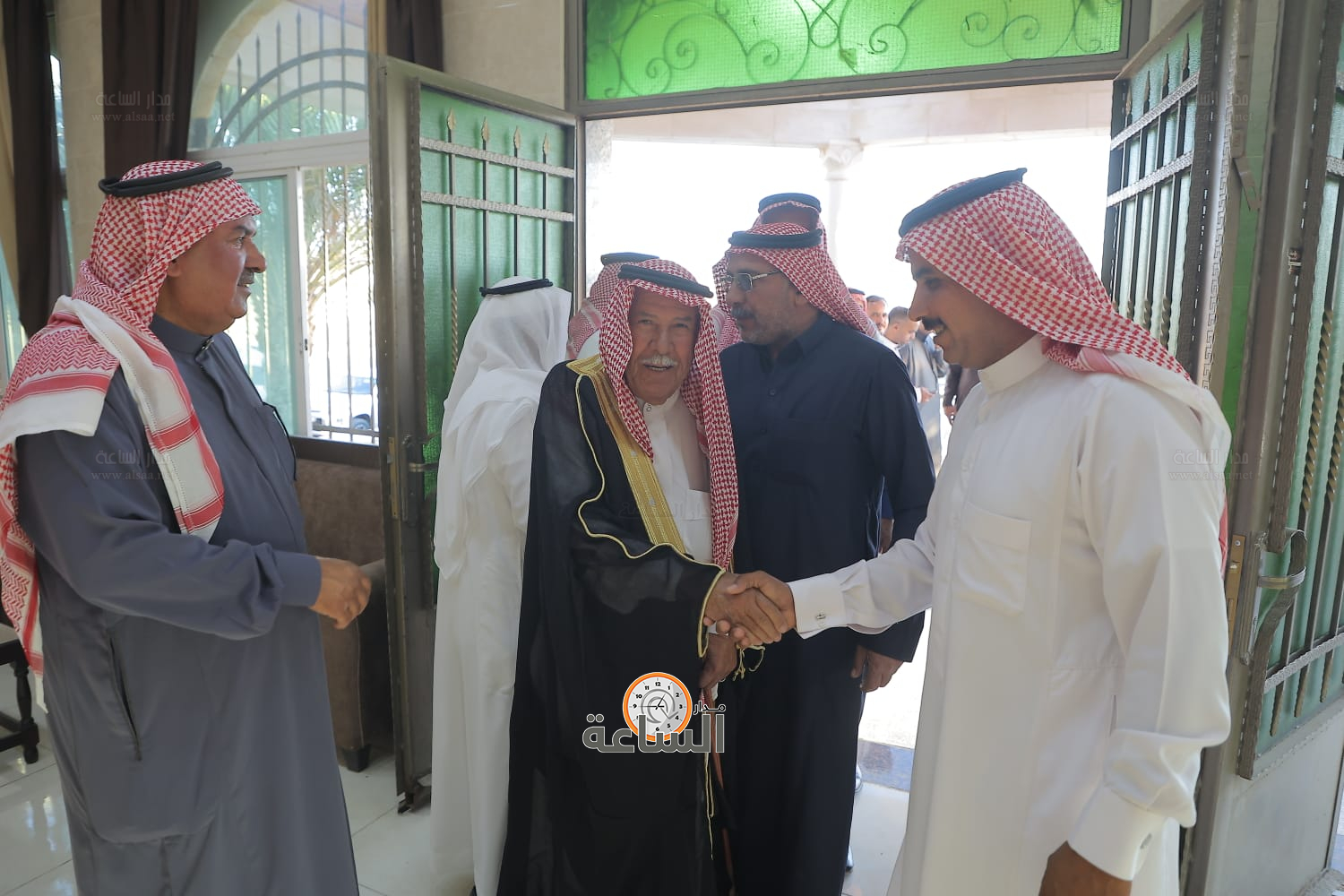 Madar Al-Saa Images 0.2299770989494837