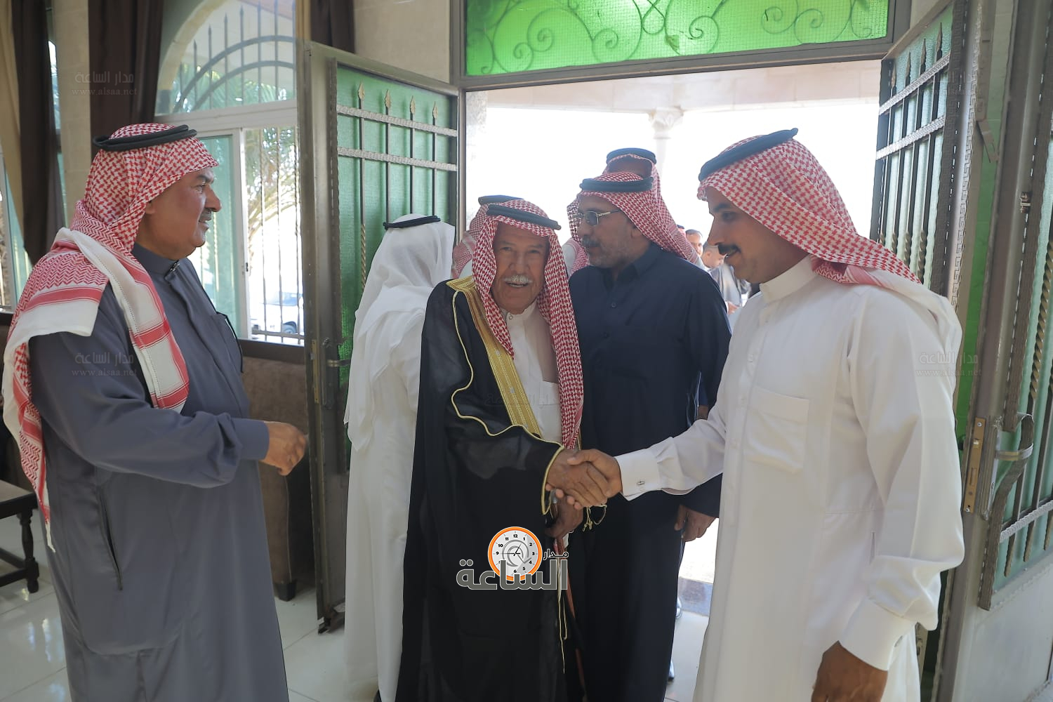 Madar Al-Saa Images 0.4231216649598213