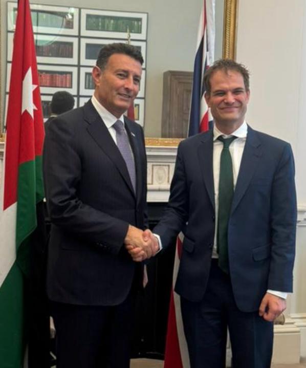 Madar Al-Saa Images 0.139378505544822