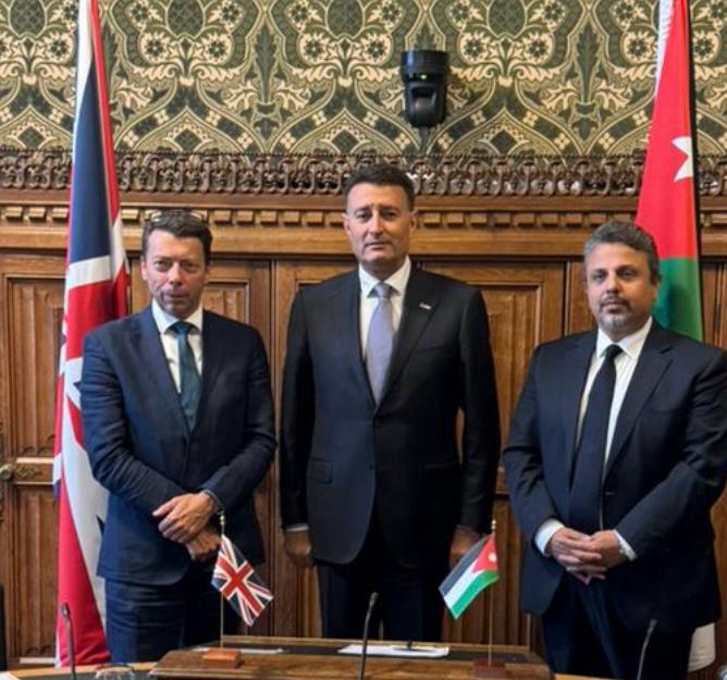 Madar Al-Saa Images 0.4141501742603174