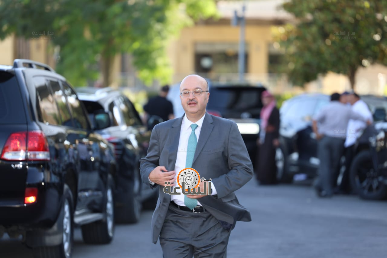 Madar Al-Saa Images 0.16428040207367378