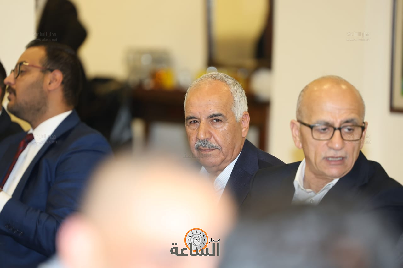 Madar Al-Saa Images 0.37570338942555104