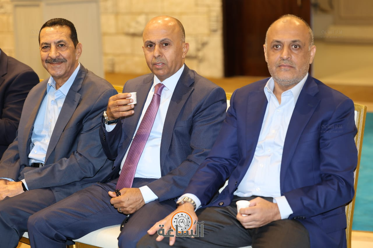 Madar Al-Saa Images 0.44173672067524694