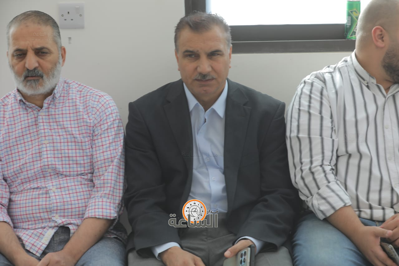 Madar Al-Saa Images 0.4201430385902176