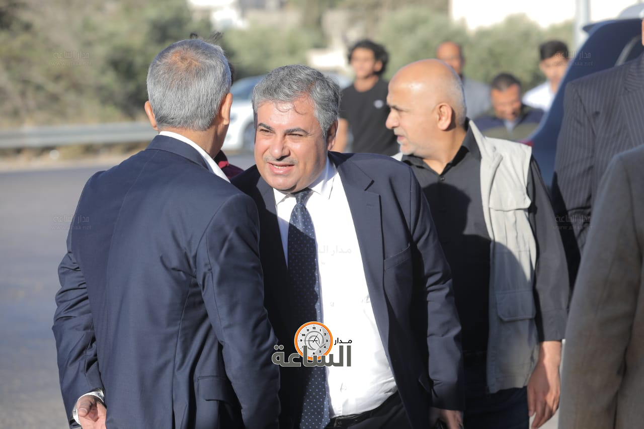 Madar Al-Saa Images 0.8920578831883099