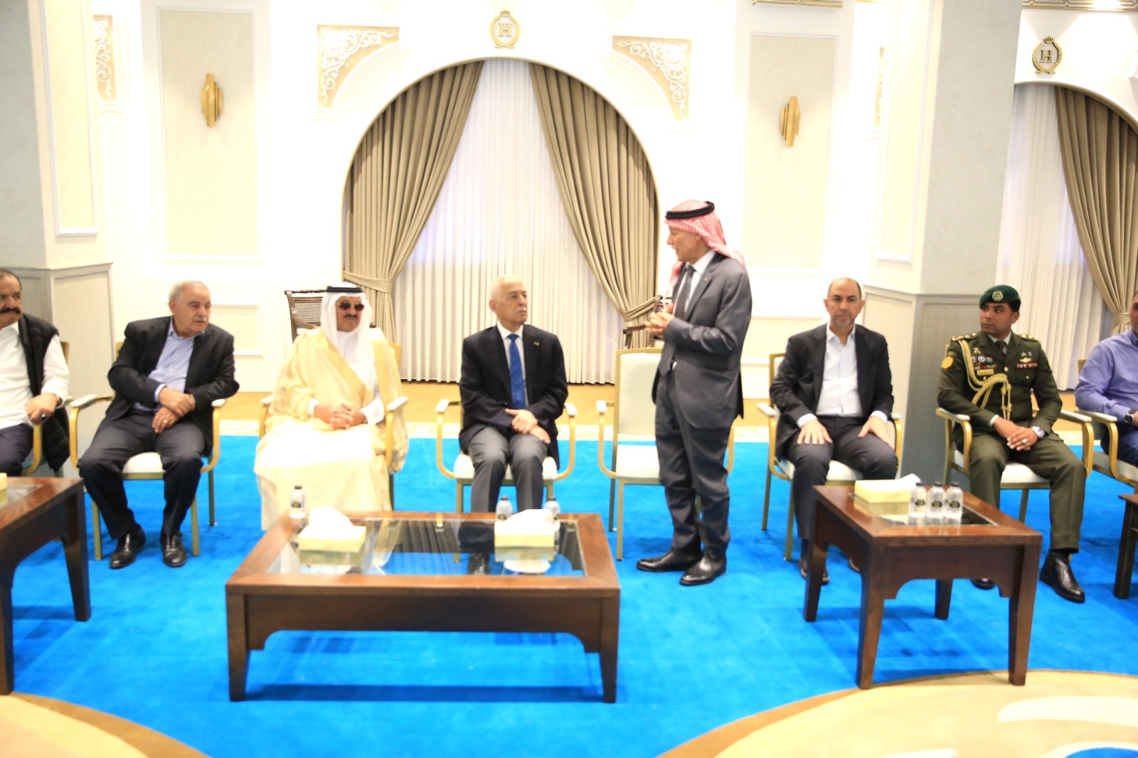 Madar Al-Saa Images 0.9691641360198531