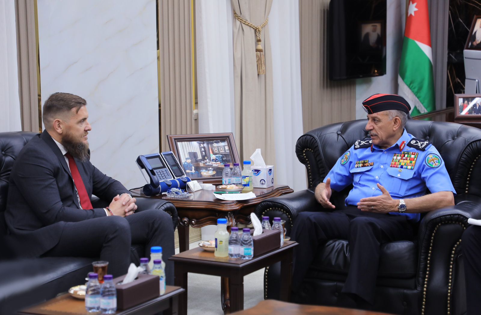 Madar Al-Saa Images 0.10517706820637585