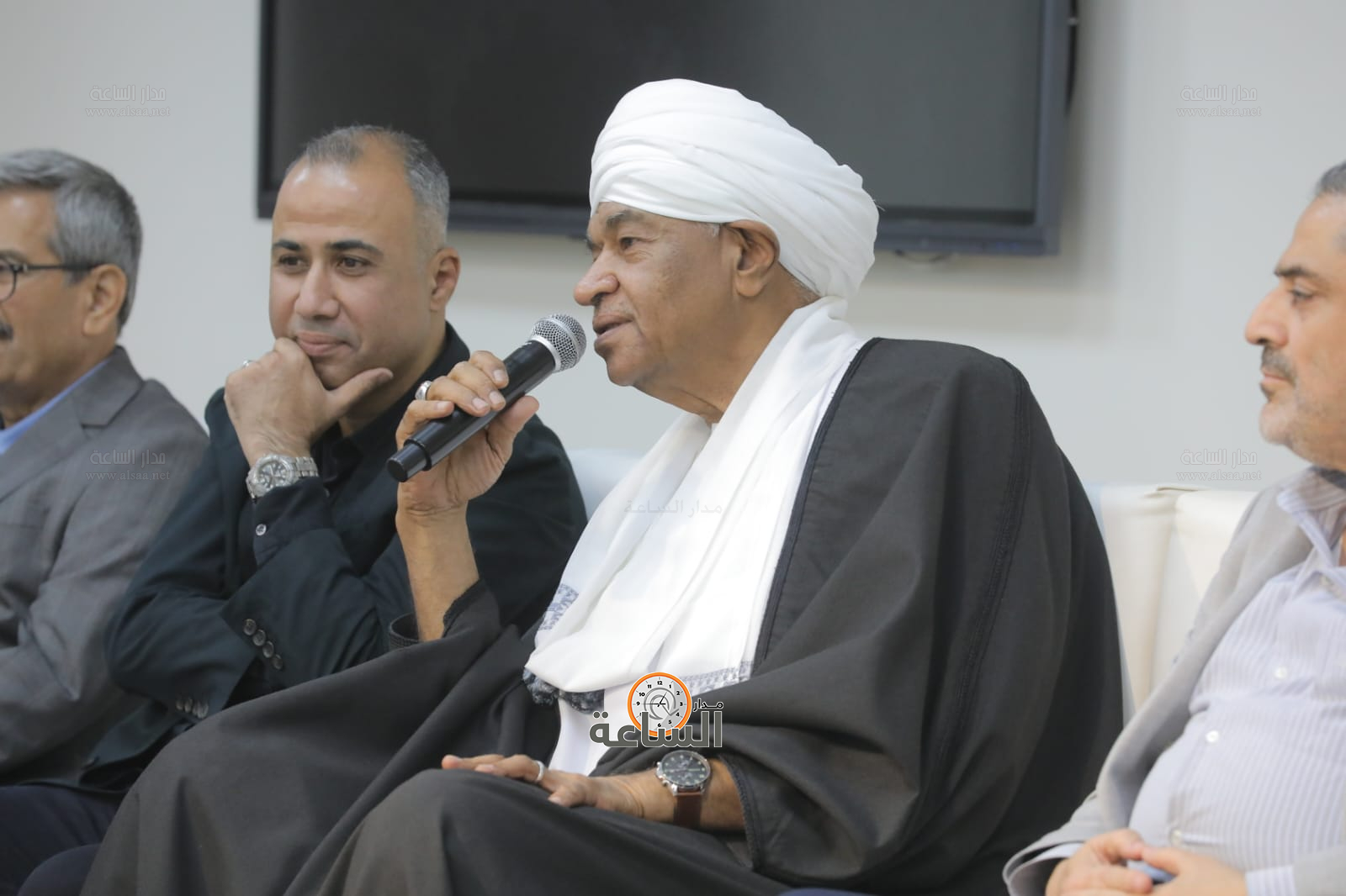 Madar Al-Saa Images 0.22121064429177462