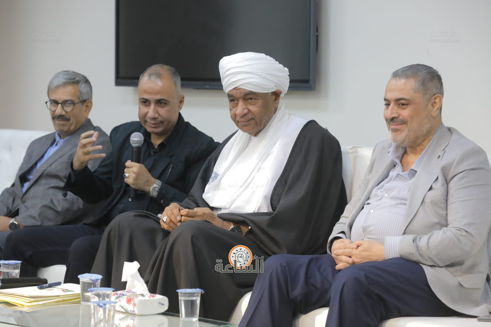 Madar Al-Saa Images 0.39602017820838775