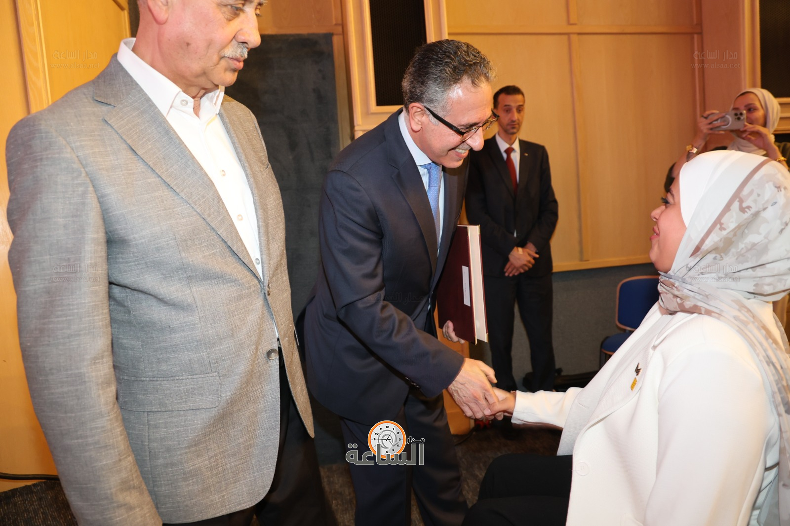 Madar Al-Saa Images 0.7452902331455262