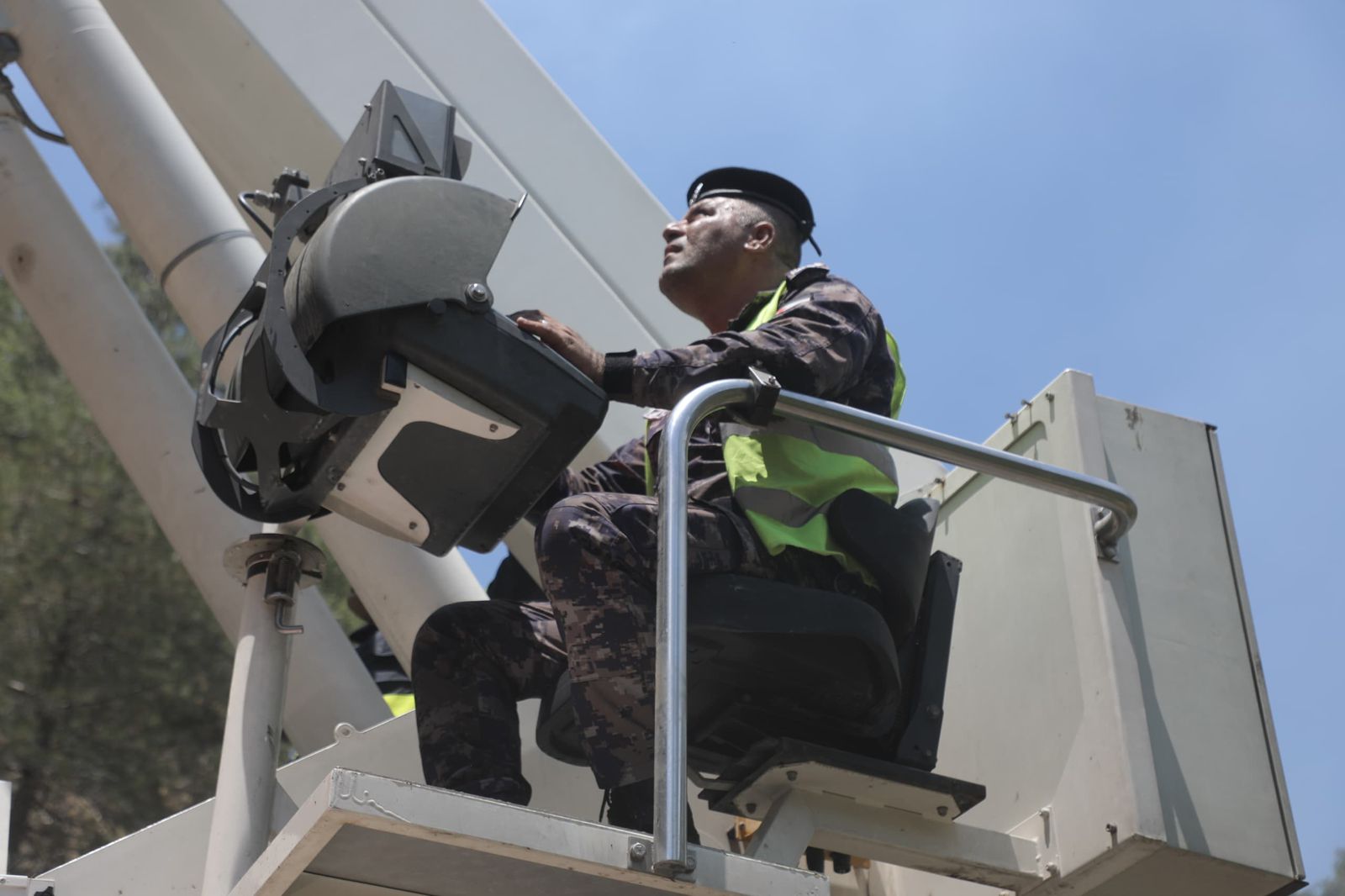 Madar Al-Saa Images 0.4808454431405482