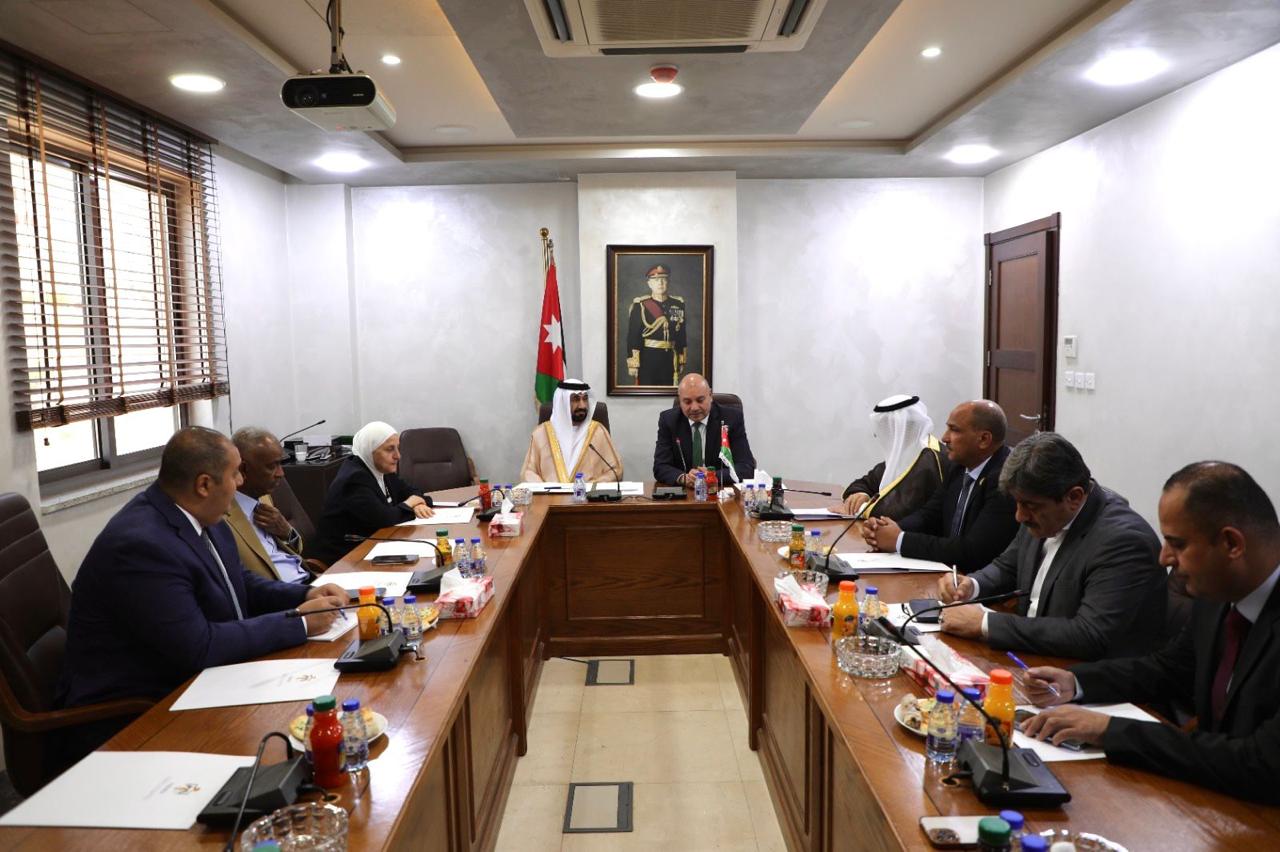 Madar Al-Saa Images 0.6511880222649009