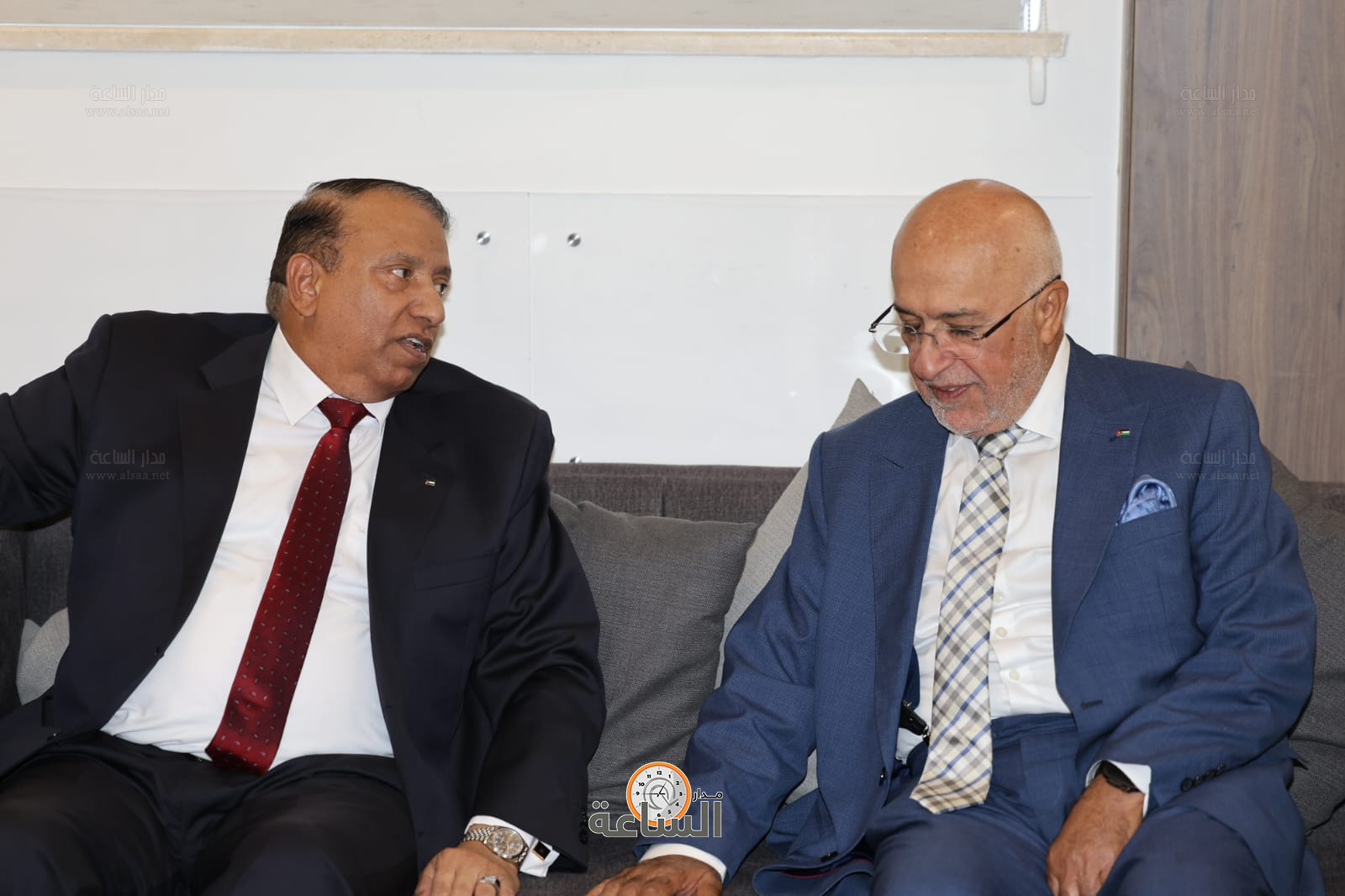 Madar Al-Saa Images 0.7892118635756767