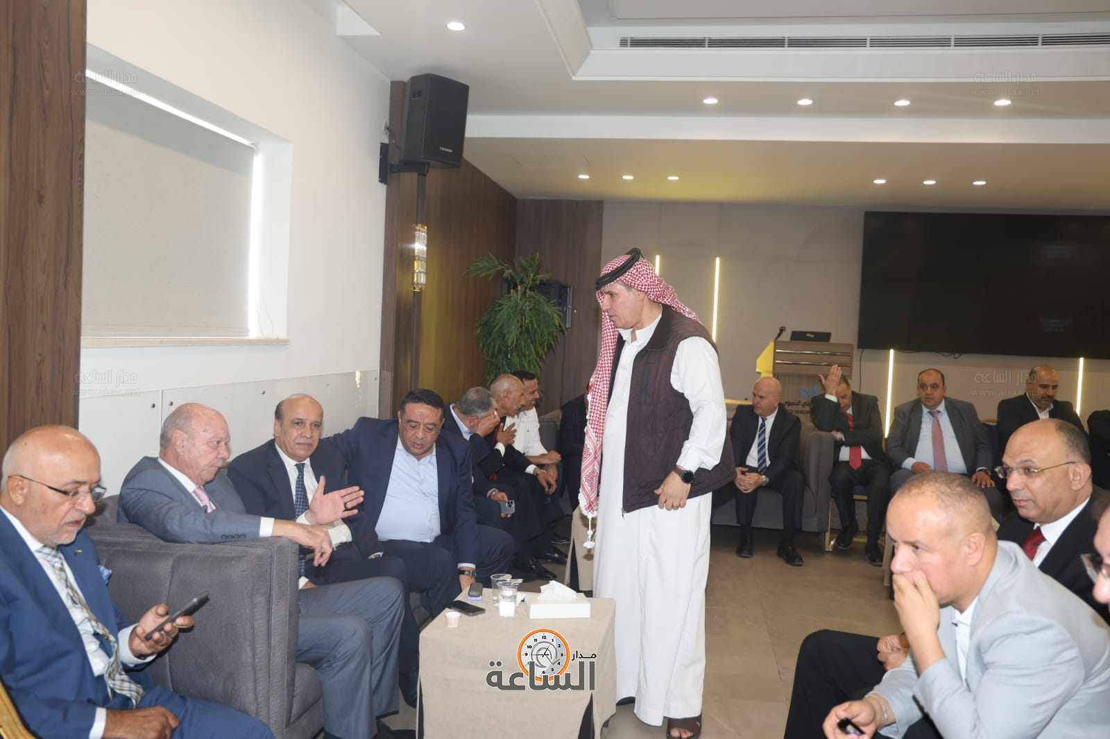 Madar Al-Saa Images 0.7384620687509527