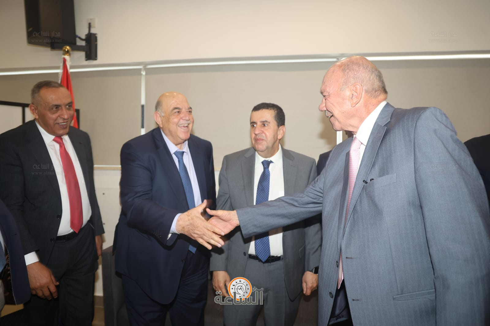 Madar Al-Saa Images 0.9059990582291726