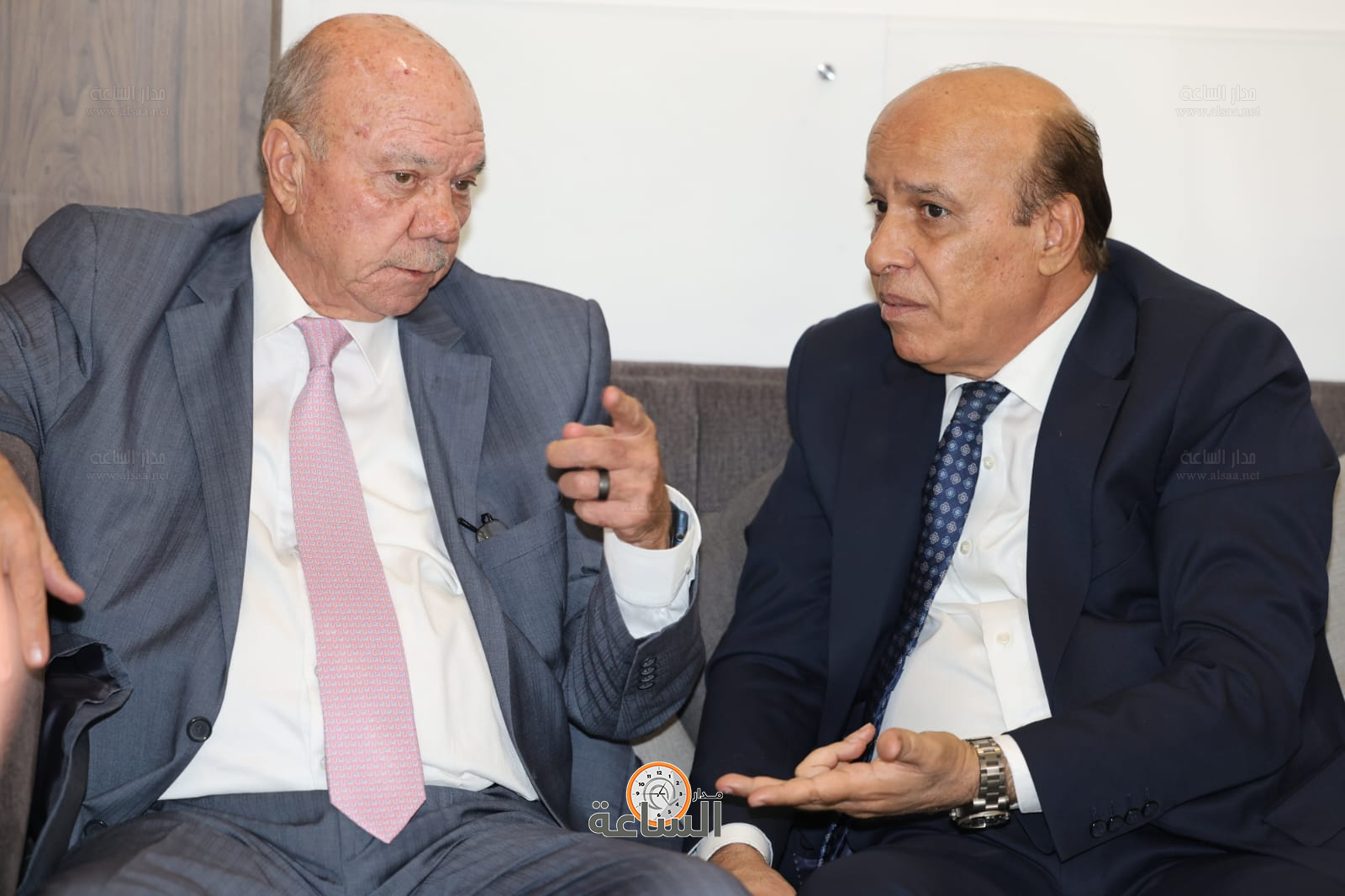 Madar Al-Saa Images 0.8041092344834473