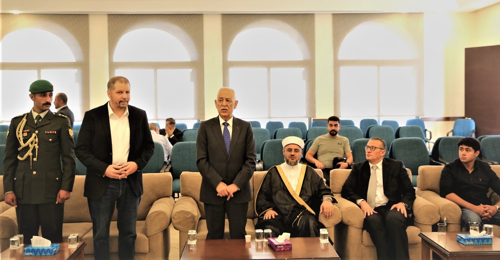 Madar Al-Saa Images 0.04640488798848663