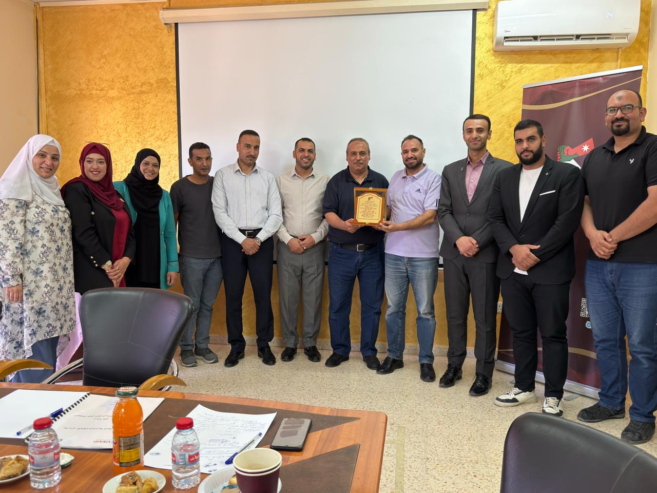 Madar Al-Saa Images 0.7436063661616616