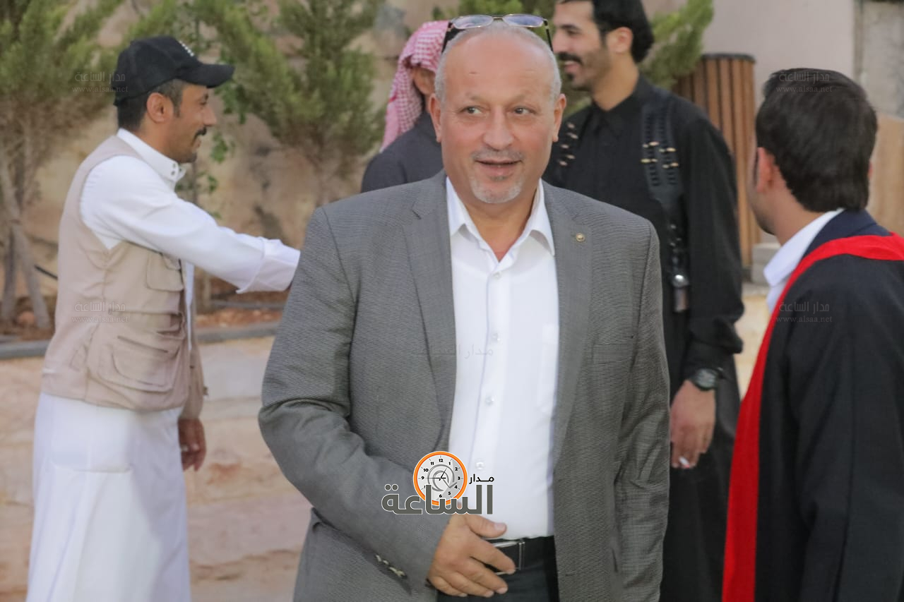 Madar Al-Saa Images 0.46801670657963235