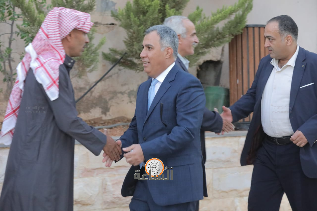 Madar Al-Saa Images 0.4151413113164515