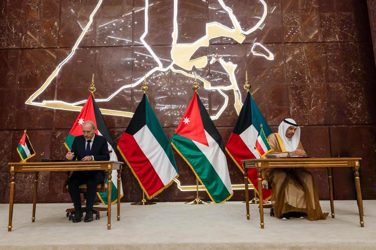 Madar Al-Saa Images 0.7017540943165037