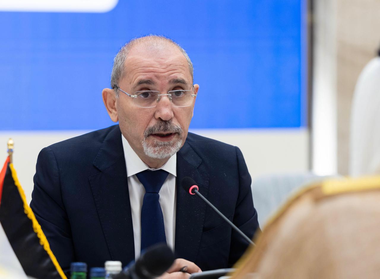 Madar Al-Saa Images 0.8288127356867474