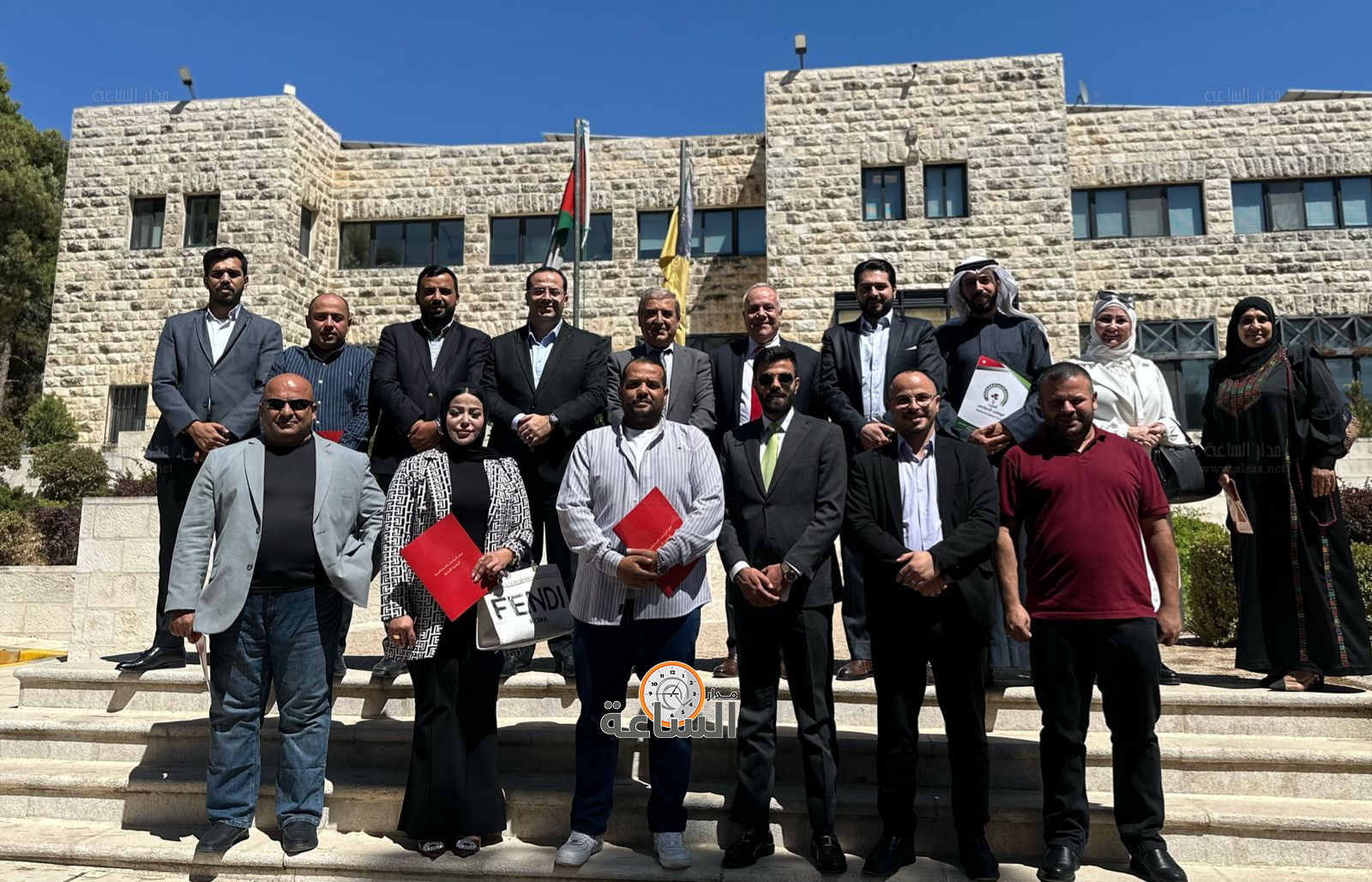 Madar Al-Saa Images 0.33920906059668177