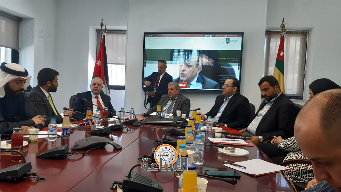 Madar Al-Saa Images 0.5633180168086193