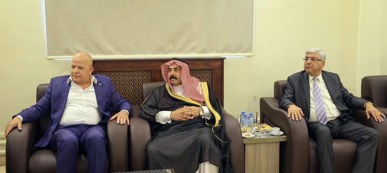 Madar Al-Saa Images 0.49431052593722247