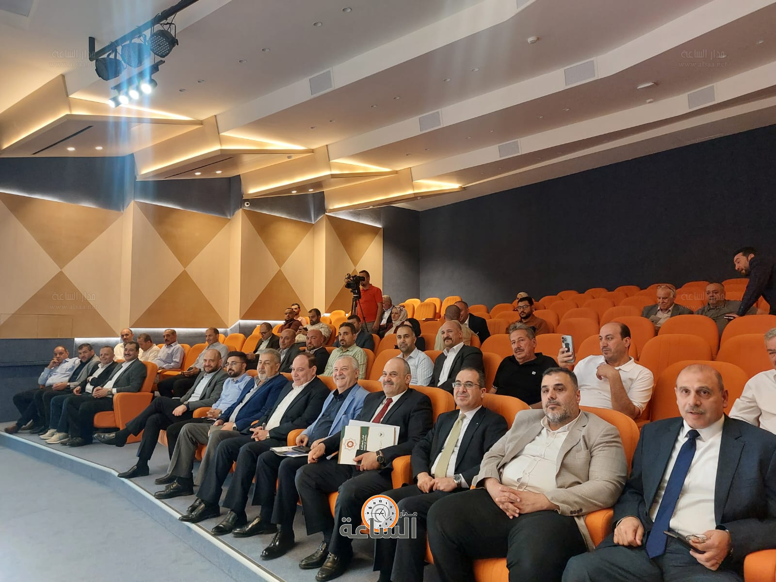 Madar Al-Saa Images 0.7401153350088195