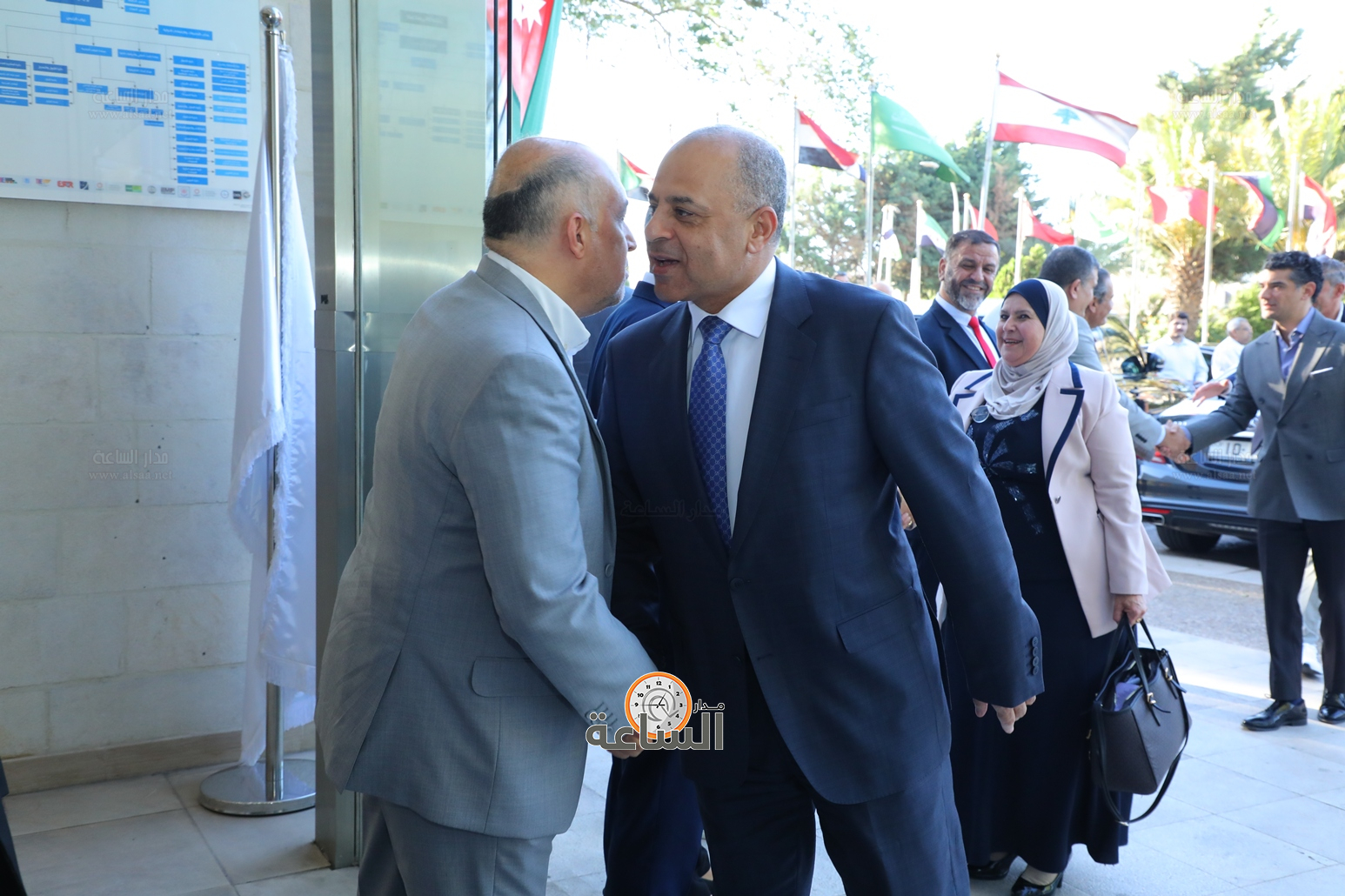 Madar Al-Saa Images 0.38561417852395585